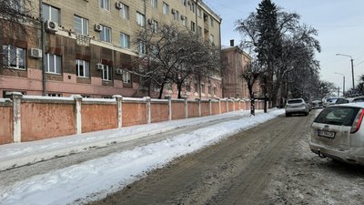 Вулиця Владислава Трепка у Чернівцях, де облаштують парковку