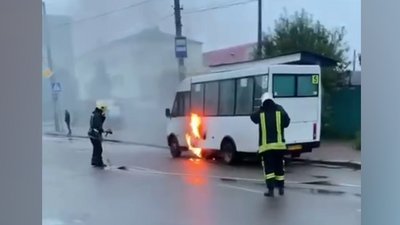 У Житомирі горіла маршрутка – вогнем пошкодило паливний бак