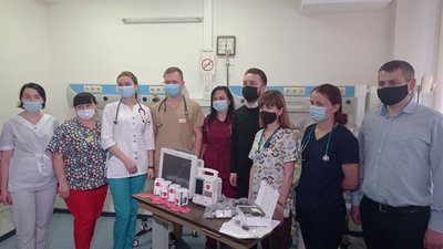 У Тернополі волонтери передали кардіореанімаційне обладнання дитячій лікарні
