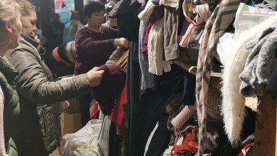 У рамках проєкту «Тепла кофта» у Полтаві надали одяг 7 тисячам переселенців