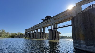 Дамба в Райгородку на Донеччині