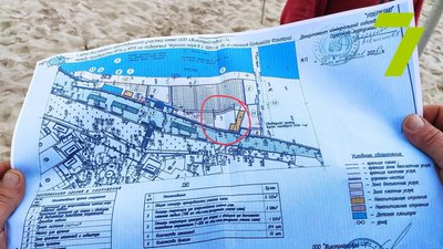 В Одесі на пляжі "Золотий берег" демонтували металічні сваї В Одесі на пляжі "Золотий берег" демонтували металічні сваї