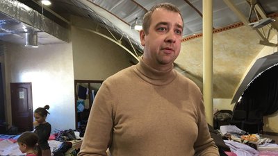 "Життя доведеться починати заново" — евакуйовані з Маріуполя приїхали на Тернопільщину "Життя доведеться починати заново" — евакуйовані з Маріуполя приїхали на Тернопільщину
