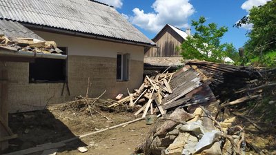 Стало відомо, скільки будинків зруйнувала негода на Прикарпатті