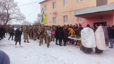 На Чернігівщині попрощалися з солдатом, який загинув у бою на Донеччині