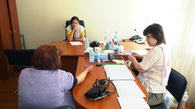 "Лікарі без кордонів": на Вінниччині мобільний шпиталь надає допомогу переселенцям "Лікарі без кордонів": на Вінниччині мобільний шпиталь надає допомогу переселенцям