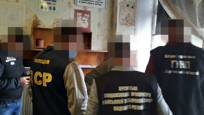 На Херсонщині на хабарі затримали командира дивізіону військової частини