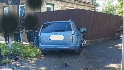 У Черкасах зіштовхнулися дві автівки. П'ятеро людей отримали травми, серед них — діти У Черкасах зіштовхнулися дві автівки. П'ятеро людей отримали травми, серед них — діти