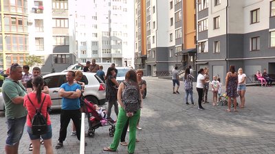 Четвертий день без газу. У Франківську люди перекрили дорогу Четвертий день без газу. У Франківську люди перекрили дорогу