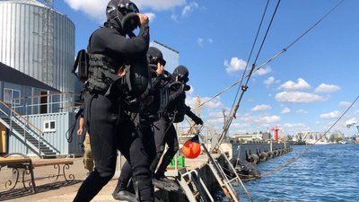 В Одесі відбувся перший випуск інструкторів-водолазів В Одесі відбувся перший випуск інструкторів-водолазів