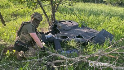Вибухотехніки поліції знешкодили на Чернігівщині бойову частину російського БпЛА