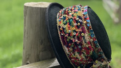 Вінок та танці з хлібом на плечах. Яким було гуцульське весілля на Буковині та Прикарпатті Вінок та танці з хлібом на плечах. Яким було гуцульське весілля на Буковині та Прикарпатті