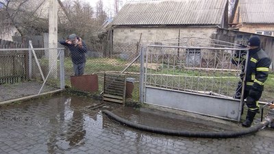 У Ківерцях на Волині затопило декілька вулиць. Чи оновить місто зливову каналізацію У Ківерцях на Волині затопило декілька вулиць. Чи оновить місто зливову каналізацію