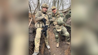 "Я одружений на війні": черкащанин після поранення готується на фронт і навчає молодь "Я одружений на війні": черкащанин після поранення готується на фронт і навчає молодь