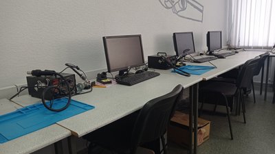 У Полтаві для дітей-переселенців влаштовують арт-терапію та заняття з робототехніки У Полтаві для дітей-переселенців влаштовують арт-терапію та заняття з робототехніки