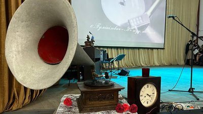 Зібрали 30 тисяч гривень для захисників: на Черкащині відбувся доброчинний ретро-концерт Зібрали 30 тисяч гривень для захисників: на Черкащині відбувся доброчинний ретро-концерт