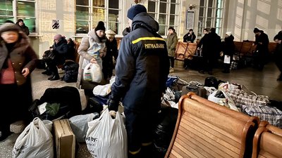 переселенці, евакуаційний потяг, бердичів, покровськ, звягель переселенці, евакуаційний потяг, бердичів, покровськ, звягель