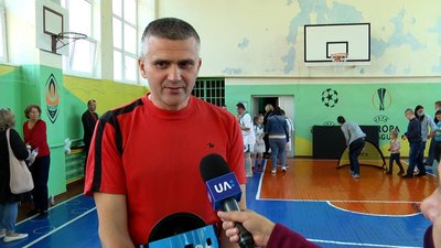 У Житомирі учні школи №17 та діти з синдромом Дауна зіграли товариську гру в флорбол У Житомирі учні школи №17 та діти з синдромом Дауна зіграли товариську гру в флорбол