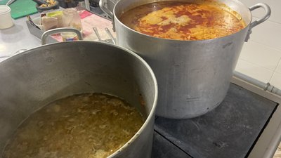 У Полтаві для військових готують фірмовий український борщ У Полтаві для військових готують фірмовий український борщ