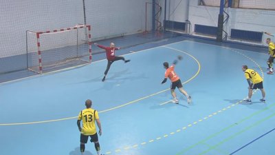 Гандбольна команда з Сум зіграла з лідером чемпіонату України в Ужгороді Гандбольна команда з Сум зіграла з лідером чемпіонату України в Ужгороді