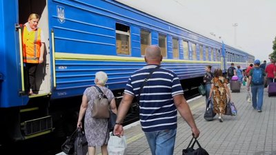“Загроза для життя щодня збільшується”. За два дні обов’язкової евакуації з Донеччини виїхали понад дві сотні людей “Загроза для життя щодня збільшується”. За два дні обов’язкової евакуації з Донеччини виїхали понад дві сотні людей