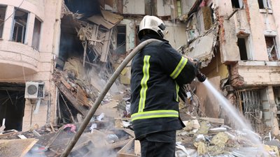 Обстріл центру Харкова: рятувальники повідомили щонайменше про двох загиблих