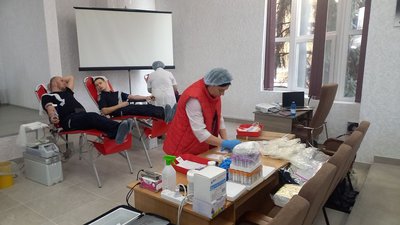 Поліцейські Київщини здали кров для потреб ЗСУ Поліцейські Київщини здали кров для потреб ЗСУ