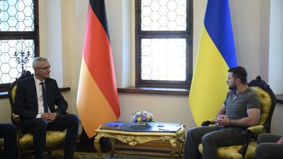Зеленський прийняв вірчі грамоти від новопризначених послів Німеччини, Швеції та Індонезії Зеленський прийняв вірчі грамоти від новопризначених послів Німеччини, Швеції та Індонезії