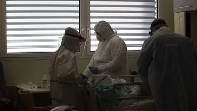 У лікарні на Буковині не виплатили 300% "ковідної" надбавки медсестрам: що каже головний лікар
