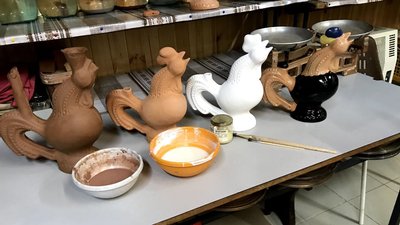 Понад 30 "півників з Бородянки" впродовж місяця виготовили брати-гончарі Іван та Данило Решти на Житомирщині Понад 30 "півників з Бородянки" впродовж місяця виготовили брати-гончарі Іван та Данило Решти на Житомирщині