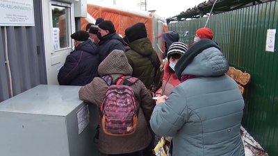 "Постанова існує, але". На КПВВ Станиця Луганська платне ПЛР-тестування "Постанова існує, але". На КПВВ Станиця Луганська платне ПЛР-тестування