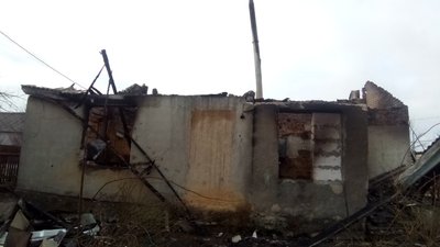 На Житомирщині батько із палаючого будинку виніс трьох дітей На Житомирщині батько із палаючого будинку виніс трьох дітей