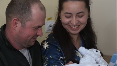 "Не знали, що буде нам "під ялинку": що розповіли батьки народжених у Рівному в новорічну ніч немовлят "Не знали, що буде нам "під ялинку": що розповіли батьки народжених у Рівному в новорічну ніч немовлят