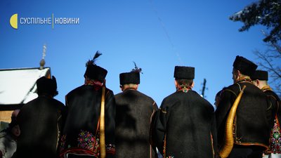 "Проживіть. Прослухайте, прочуйтеся!". Репортаж про коляду й Різдво в Криворівні "Проживіть. Прослухайте, прочуйтеся!". Репортаж про коляду й Різдво в Криворівні
