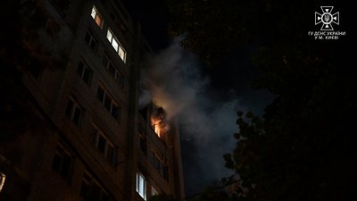 Пожежа у Києві: одна людина загинула та одна постраждала