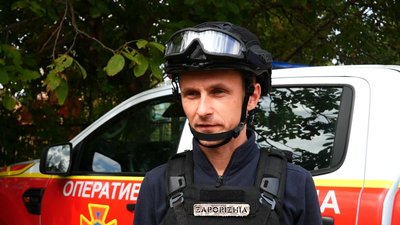 Впритул до лінії фронту: як нині працюють рятувальники та виживають люди у Гуляйполі Впритул до лінії фронту: як нині працюють рятувальники та виживають люди у Гуляйполі