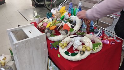 В Ужгороді триває виставка робіт вихованців реабілітаційного центру "Дорога життя"
