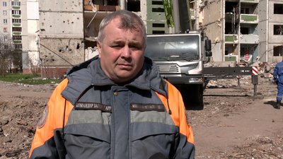 Як живуть люди в будинку на Чорновола, який зазнав авіаудару Як живуть люди в будинку на Чорновола, який зазнав авіаудару