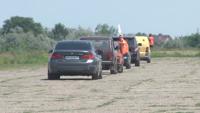 На Дніпропетровщині, на аеродромі Підгородне, провели ралі на серійних автомобілях На Дніпропетровщині, на аеродромі Підгородне, провели ралі на серійних автомобілях