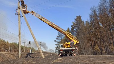 У Дворічанському районі відновлюють електропостачання У Дворічанському районі відновлюють електропостачання