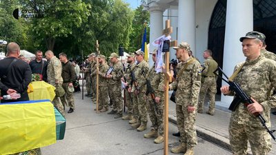 У Полтаві прощаються із трьома воїнами, які загинули на війні У Полтаві прощаються із трьома воїнами, які загинули на війні