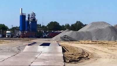 У Новій Каховці військові РФ "призначили керівником" асфальтового заводу власника служби таксі