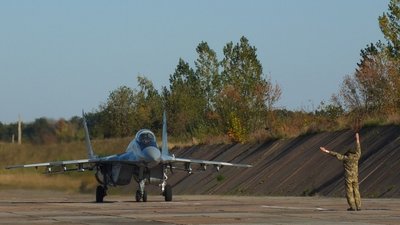 У небі над Луцьком відбулася льотна зміна пілотів тактичної авіації У небі над Луцьком відбулася льотна зміна пілотів тактичної авіації