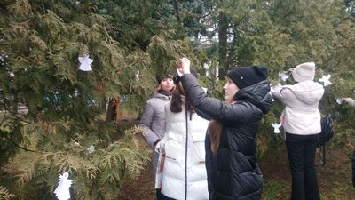 У центрі Рівного відбулася акція "Ангели пам'яті" У центрі Рівного відбулася акція "Ангели пам'яті"