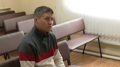 Виправдовував збройну агресію Росії проти України: судять колишнього міського голову Сновська Романа Зуба