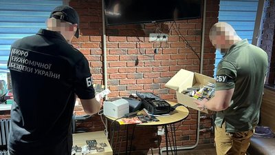Контрабанда електронних сигарет з канабісом на Волині