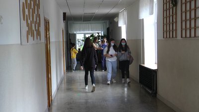 Останні дзвоники в інноваційному форматі. Як закінчиться навчальний рік у Франківську Останні дзвоники в інноваційному форматі. Як закінчиться навчальний рік у Франківську