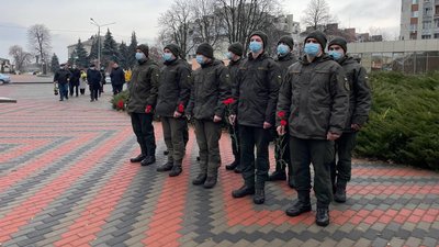Не мовчати і пам'ятати: у Черкасах вшанували учасників революцій Не мовчати і пам'ятати: у Черкасах вшанували учасників революцій