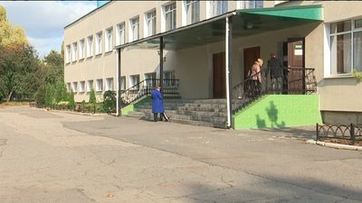 На великих виборчих дільницях у Сумах були черги