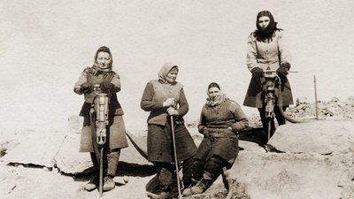 Виселені жінки на каменеломні, місто Воркута, Комі АРСР 1952 рік Виселені жінки на каменеломні, місто Воркута, Комі АРСР 1952 рік